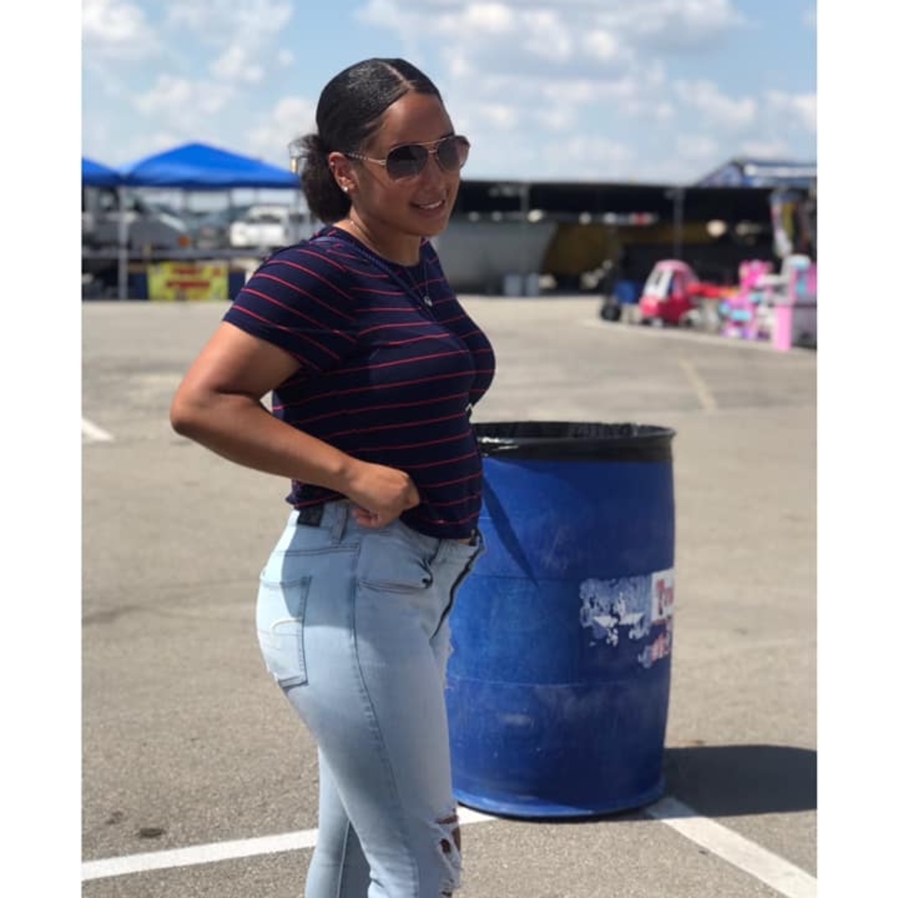 Meet your Posher, Alonie